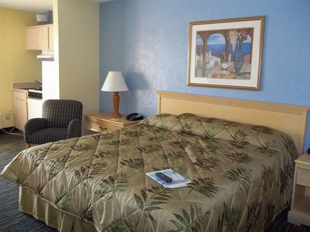 Holiday Inn Express & Suites Oceanfront Daytona Beach Shores By Ihg Екстер'єр фото