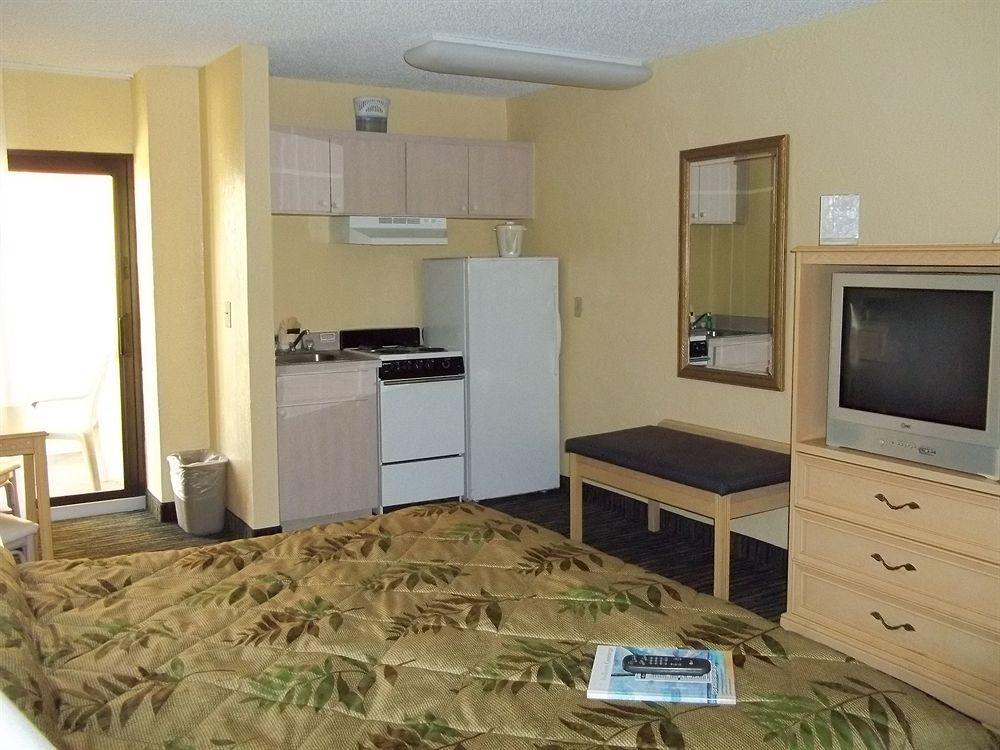Holiday Inn Express & Suites Oceanfront Daytona Beach Shores By Ihg Екстер'єр фото