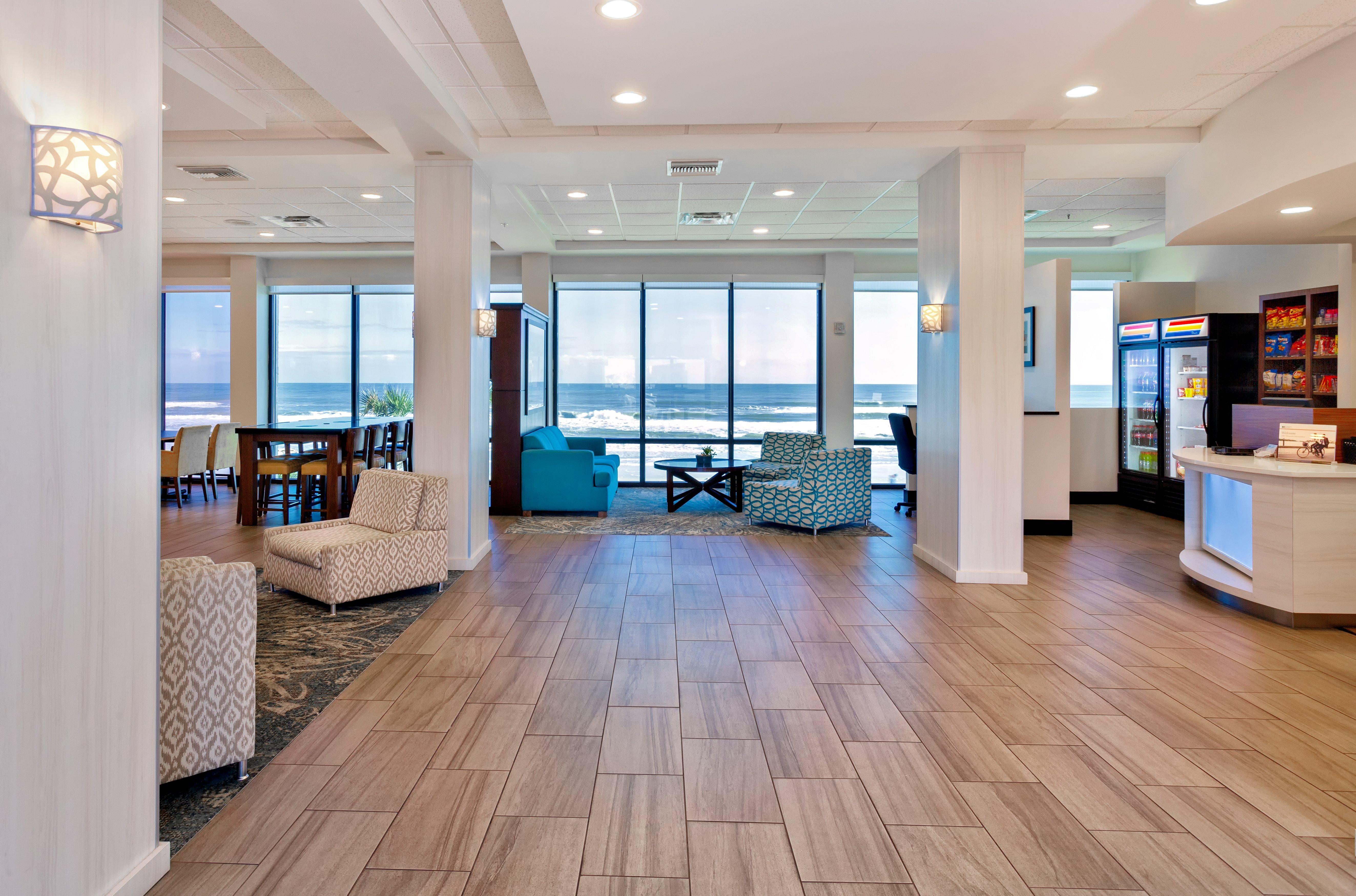 Holiday Inn Express & Suites Oceanfront Daytona Beach Shores By Ihg Екстер'єр фото