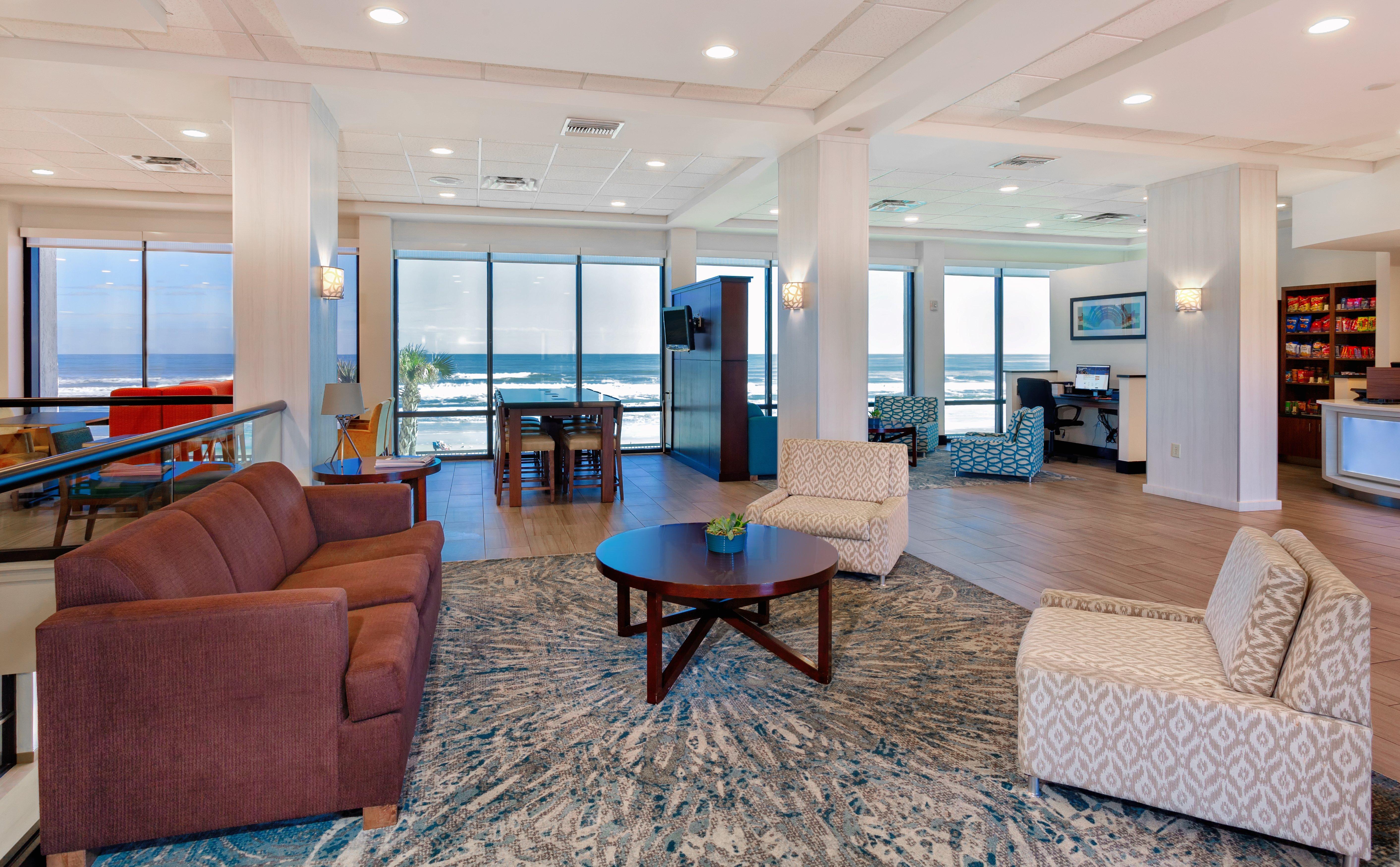 Holiday Inn Express & Suites Oceanfront Daytona Beach Shores By Ihg Екстер'єр фото