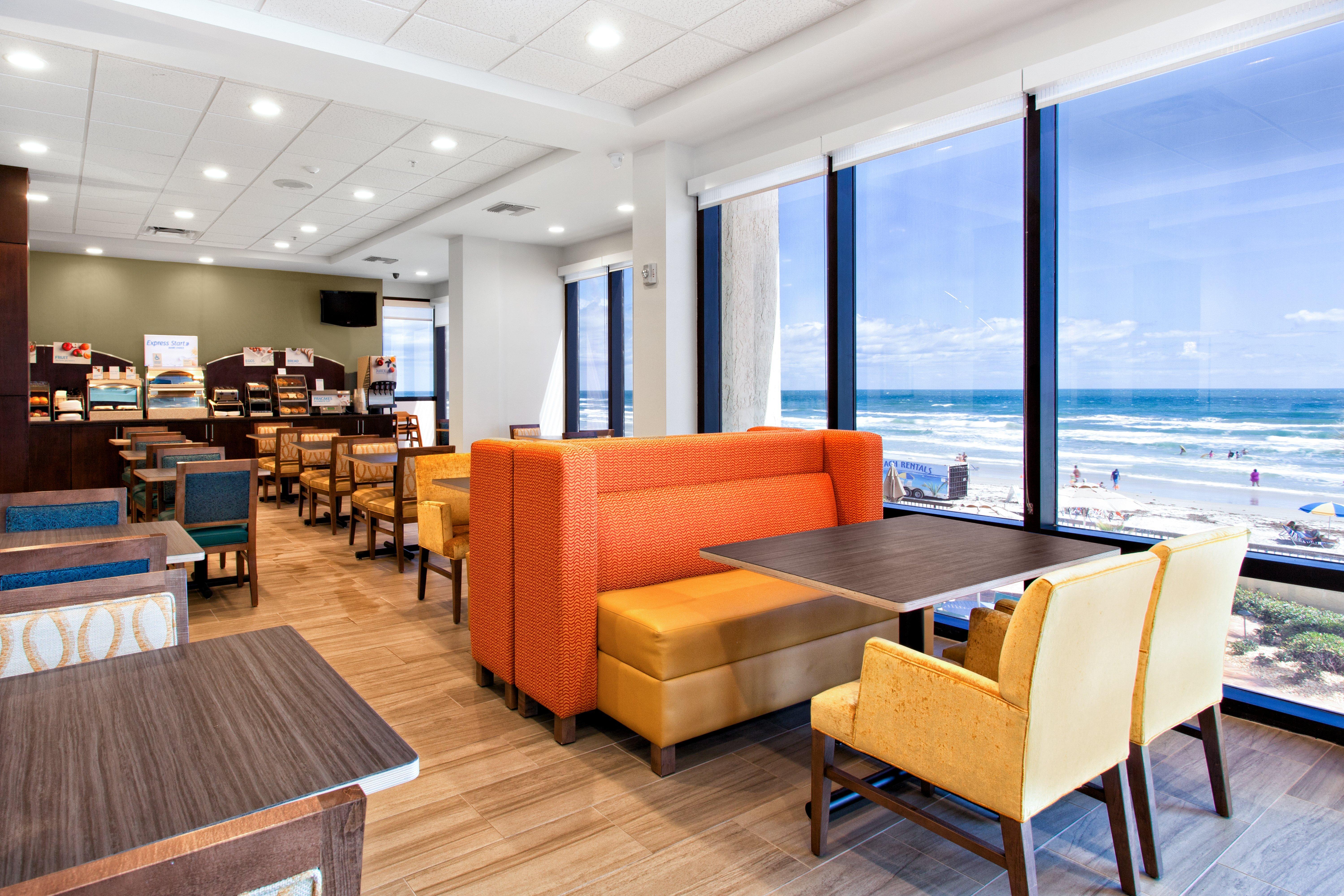 Holiday Inn Express & Suites Oceanfront Daytona Beach Shores By Ihg Екстер'єр фото