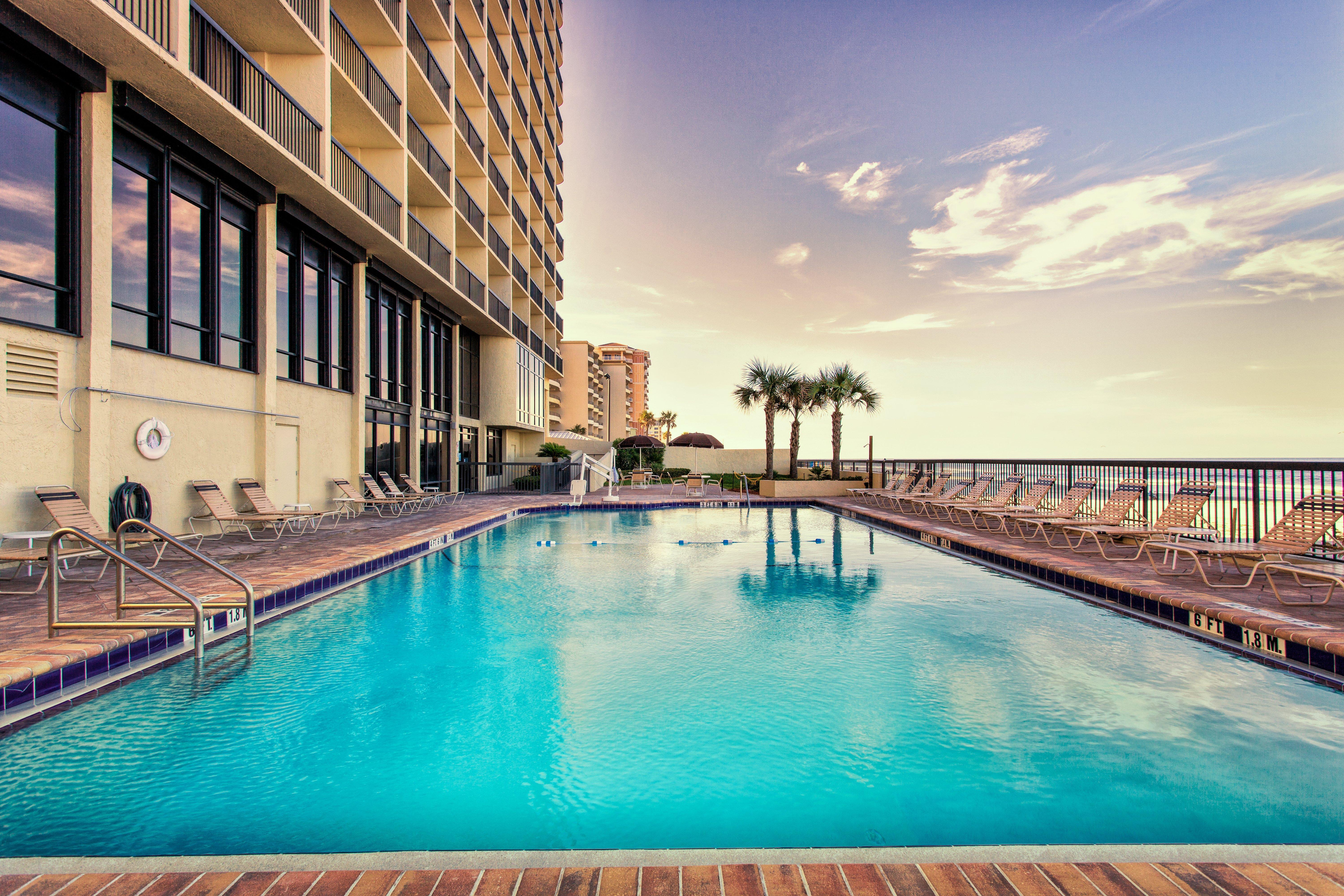 Holiday Inn Express & Suites Oceanfront Daytona Beach Shores By Ihg Екстер'єр фото