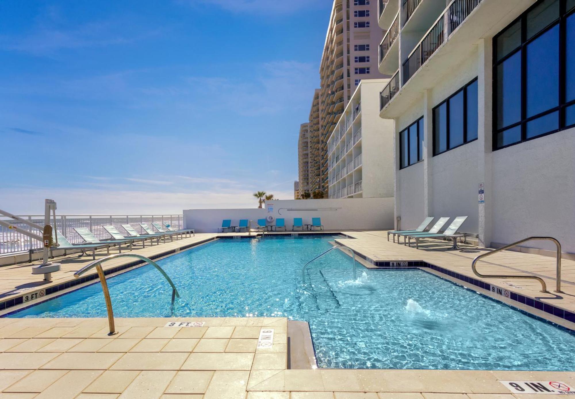 Holiday Inn Express & Suites Oceanfront Daytona Beach Shores By Ihg Екстер'єр фото