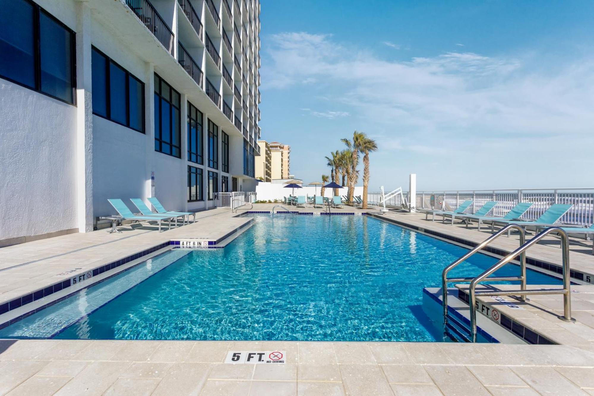 Holiday Inn Express & Suites Oceanfront Daytona Beach Shores By Ihg Екстер'єр фото