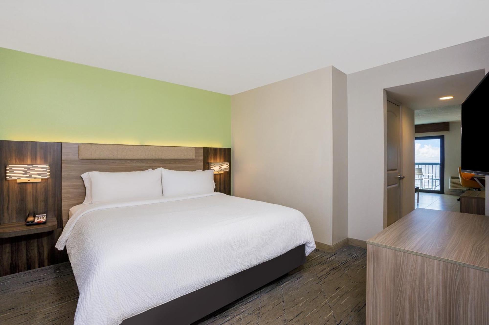 Holiday Inn Express & Suites Oceanfront Daytona Beach Shores By Ihg Екстер'єр фото