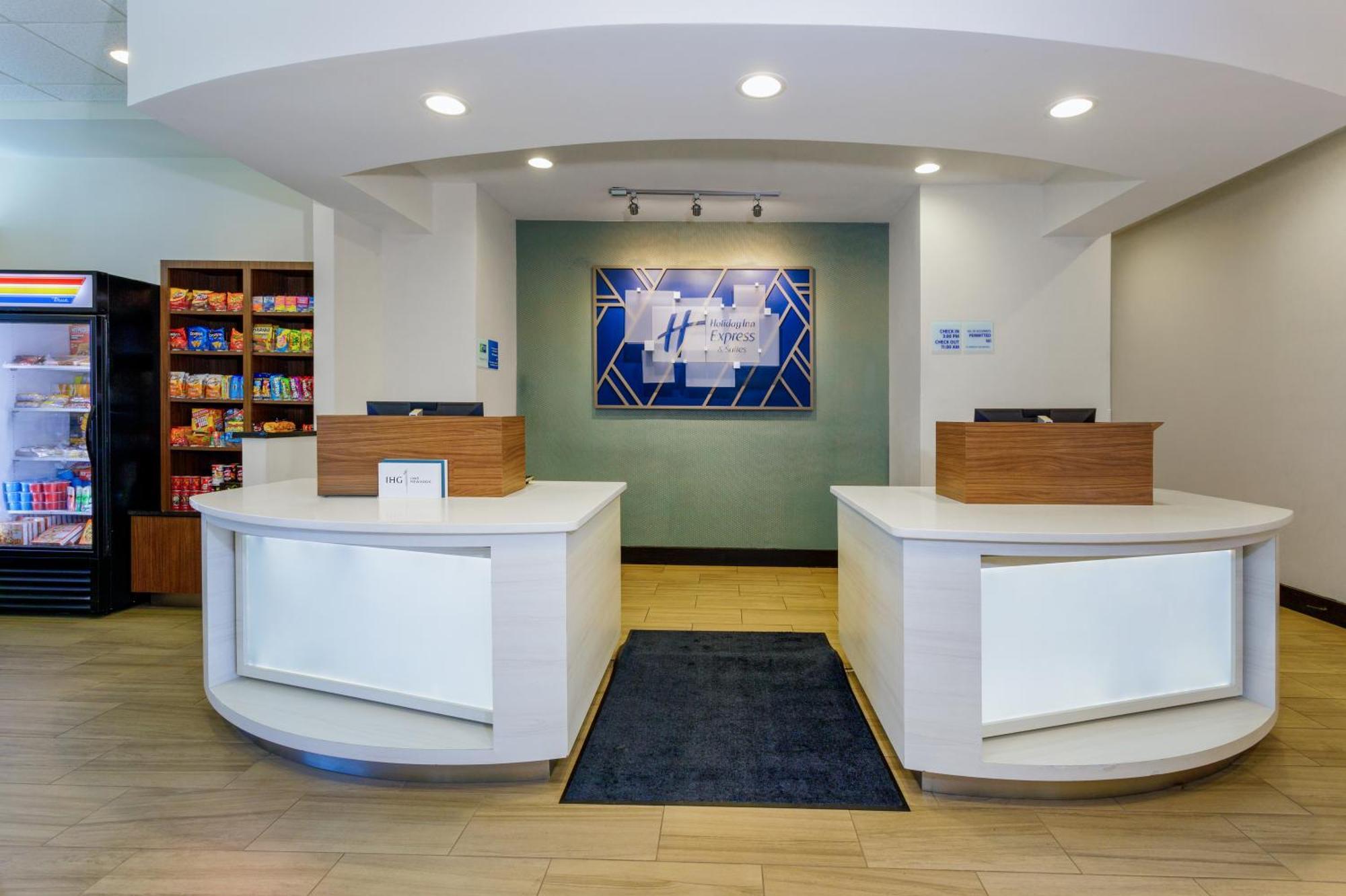 Holiday Inn Express & Suites Oceanfront Daytona Beach Shores By Ihg Екстер'єр фото