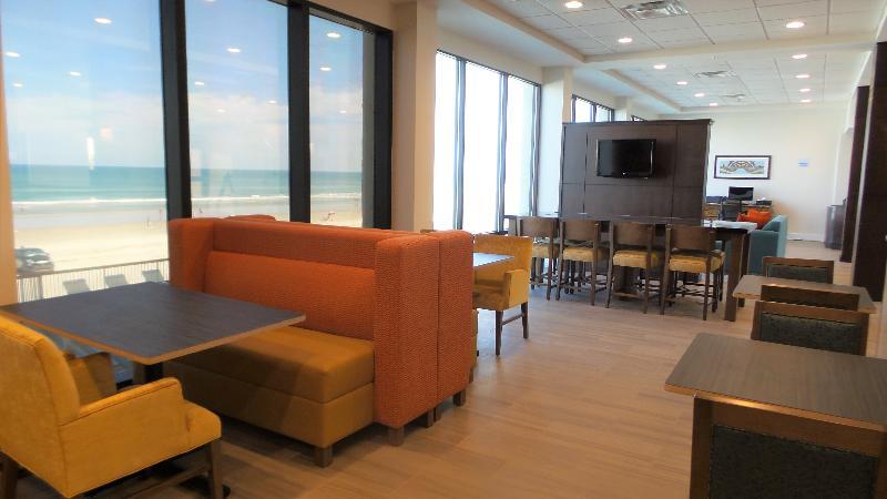 Holiday Inn Express & Suites Oceanfront Daytona Beach Shores By Ihg Екстер'єр фото